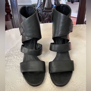 Eileen Fischer Gladiator Cuff, Chunky Heel Sandals, size 7